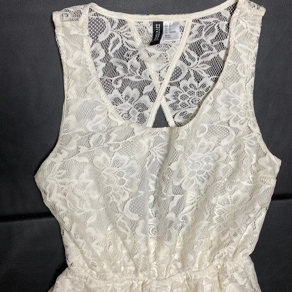 NEW H&M Floral Lace Dress - Picture 2 of 4